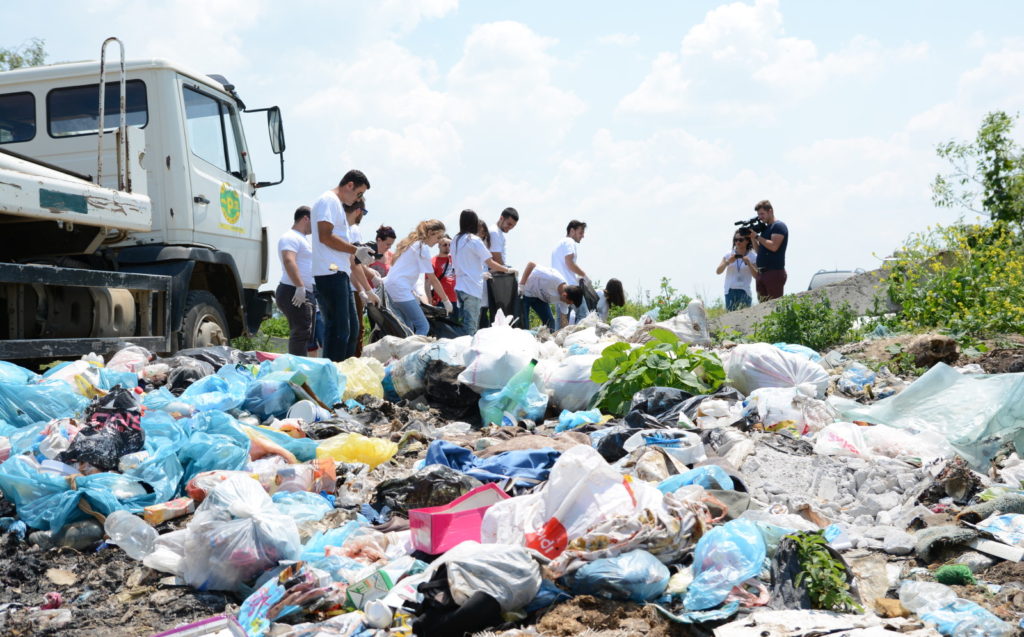 letsdoit_trash_cleanup_kosovo-1600x995